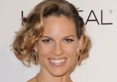 Hilary Swank, ai uitat să te epilezi? 