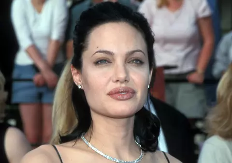Video | Angelina Jolie, drogată în timpul unei emisiuni TV?