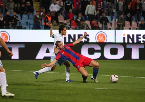 Super galerie foto / Steaua, egalată în minutul 97!