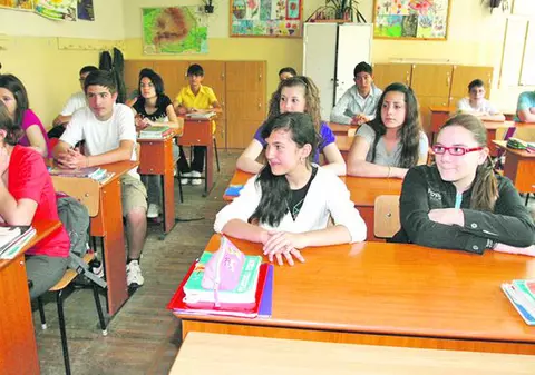 Istoria românilor, predată în maghiară