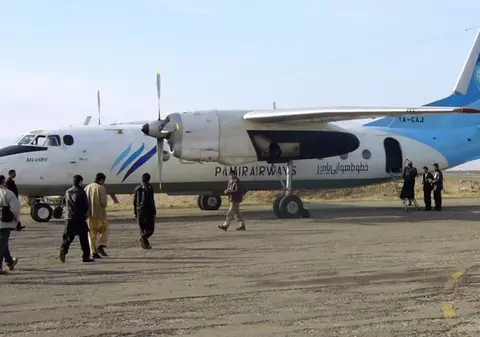 Un clandestin rus a supravieţuit unui zbor în trenul de aterizare al avionului