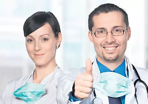 Unde poţi câştiga de 20 de ori mai mult decât în România? În Franţa doctorii iau 5.000 €