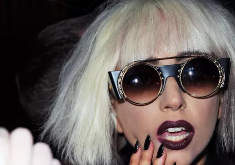 Lady Gaga susţine că e bântuită de fantome