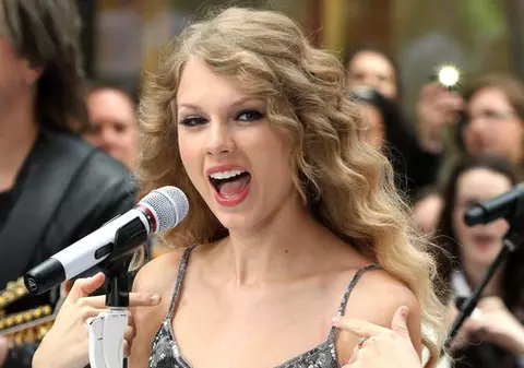Taylor Swift va lansa o linie de parfumuri