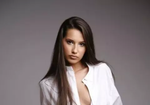 Raluca Potecaru nu mai e virgină: "Am preferat să o fac mai târziu şi nu regret"