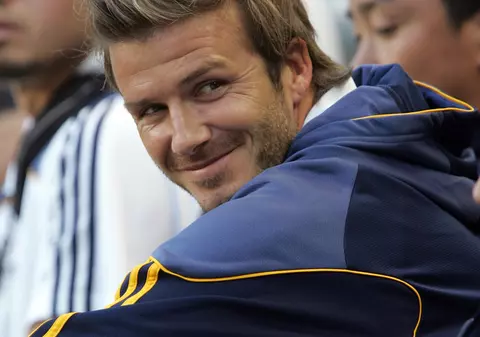 David Beckham îi fură cremele de faţă Victoriei