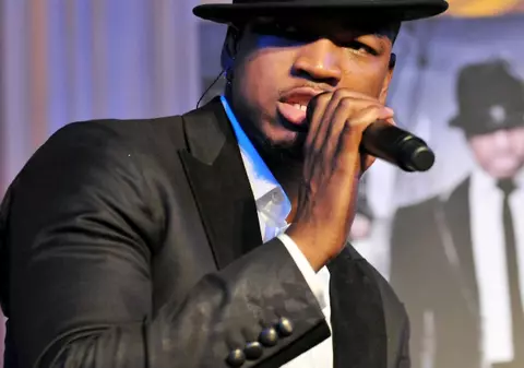 Cântăreţul Ne-Yo a devenit tătic pentru prima oară