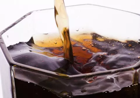 Coca-Cola retrage de pe piaţă 22.000 de seturi de pahare care conţin cadmiu