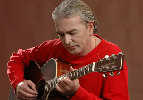 Ducu Bertzi reaprinde flacăra lui Adrian Păunescu 