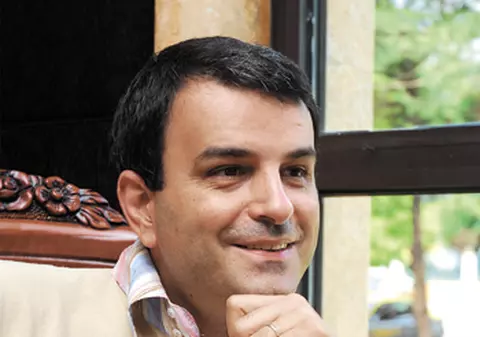 Mândruţă şi-a făcut terasă ca să nu-şi „afume" copiii