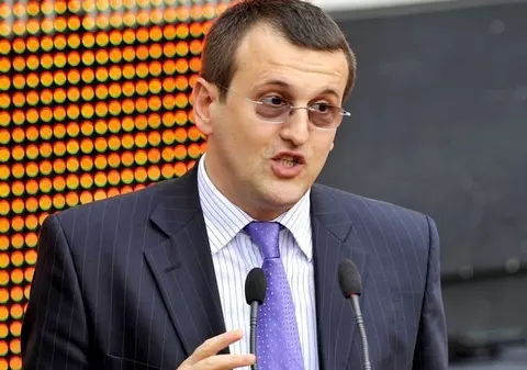 Europarlamentar, despre prezența lui Liviu Dragnea la recepția președintelui, de Ziua Europei: Nu vin, n-am chef să ciocnesc şampanie cu pungaşi