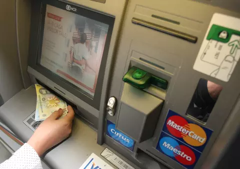 Jaf la o societate din Bucureşti: hoţii au spart un bancomat