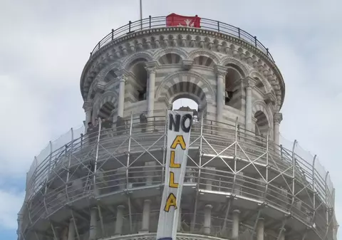 Studenţii din Italia au blocat Colosseumul şi turnul din Pisa