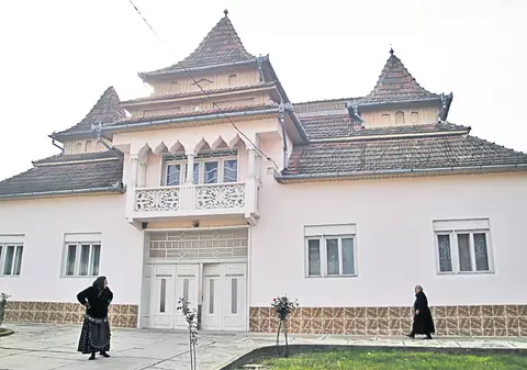 Ţiganii din Arad nu se lasă! Vor ajutoare de încălzire pentru palate