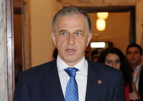 37.300 € costă taxele şcolare ale copiilor familiei Geoană 