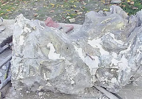 Sculptorul Cătălin Dragoş Munteanu aproape a terminat bustul lui Jean Constantin