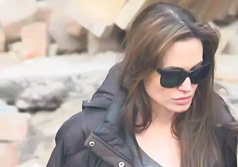 Revista National Enquirer aruncă bomba: Angelina, din nou gravidă!