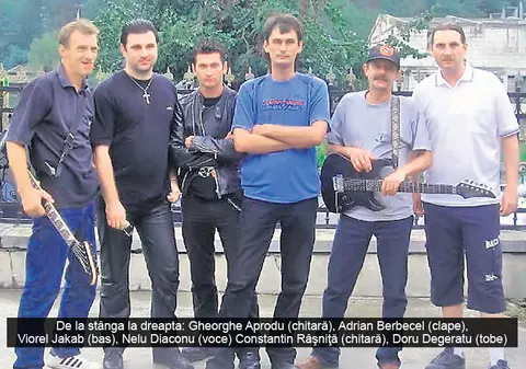 Un poliţist conduce o trupă rock formată din agenţi de pază.