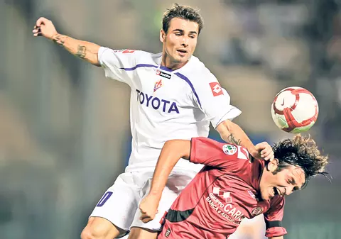 Mutu, luat la mişto în Italia | Dependent de «zăpadă?»