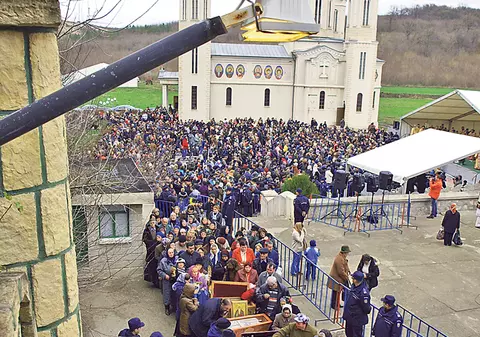 Mii de pelerini la moaştele Sfântului Andrei
