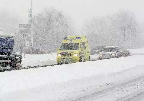 Viscolul şi zăpada au provocat haos în Europa: peste zece morţi şi traficul blocat