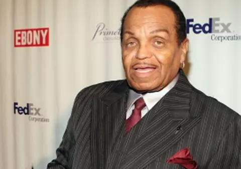 Joe Jackson: ”Doctorul Murray a vorbit 47 de minute la telefon, iar fiul meu murea”