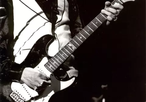 A plătit 442.500 de dolari pentru o ciornă scrisă de Bob Dylan