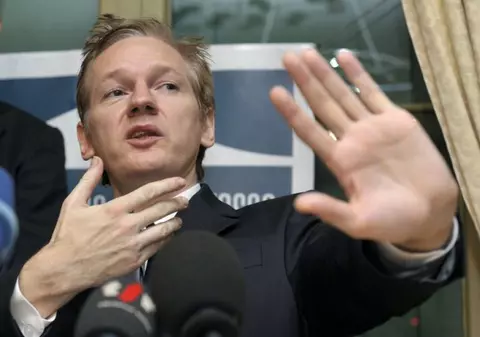 Julian Assange, fondatorul WikiLeaks, eliberat condiţionat