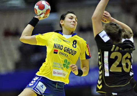 România s-a calificat în semifinalele Europenelor de handbal!