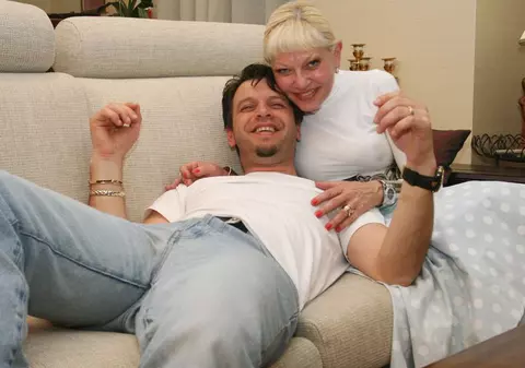 Soțul Israelei a dispărut de șase luni. Ce ascunde femeia de afaceri în casă după plecarea lui