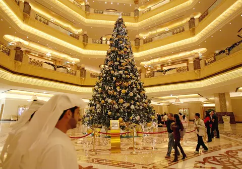 Arabii au făcut cel mai de prost gust brad, în valoare de 11.000.000 $
