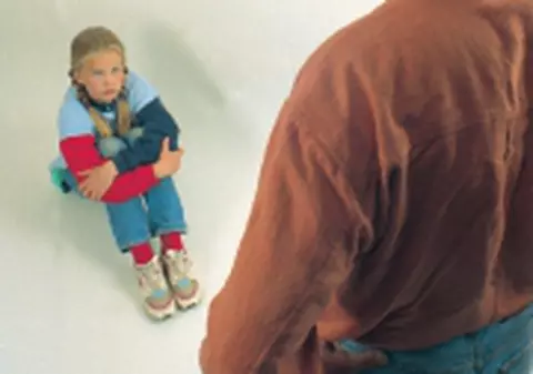 Autorul unei cărţi de sfaturi pentru pedofili a fost arestat