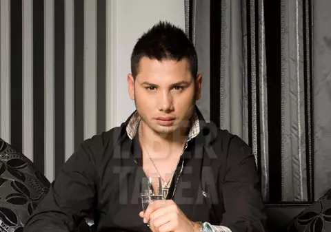Vedetele Playboy şi Adrian Pescariu vor ajuta o fetiţă nevoiaşă