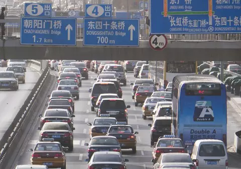 Accident în lanţ în care au fost implicate peste o sută de maşini, în China