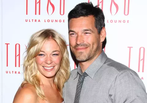 LeAnn Rimes s-a logodit cu Eddie Cibrian