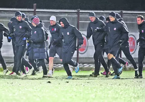 Steliştii s-au antrenat pe gheaţă pentru meciul cu Liverpool!