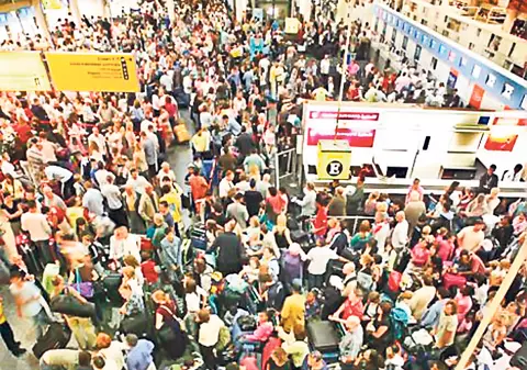 Români blocaţi în Spania, din cauza grevei aeriene