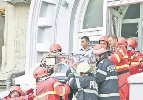 Asistentele şi medicii de la Maternitatea Giuleşti s-au "turnat" unii pe ceilalţi