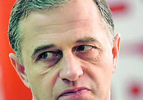 Colegii de partid, către Mircea Geoană: «Eşti un mincinos!»