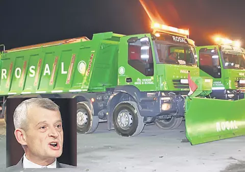 Cică anul acesta iarna n-o să-i mai ia prin surprindere! Oprescu scoate în stradă 530 de utilaje