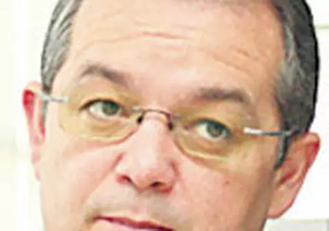Boc şi-a asumat răspunderea pe legea salarizării