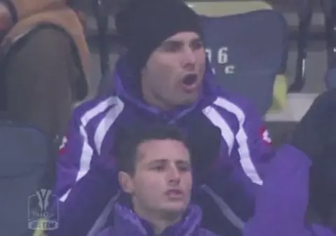 Video | Mutu, exasperat, pe banca de rezerve