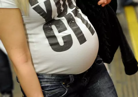 O gravidă din Polonia, purtătoare a virusului A(H1N1), în stare gravă