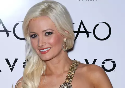 "Iepuraşul" Holly Madison: "Am fost şocată să aflu că Hugh Hefner s-a logodit"