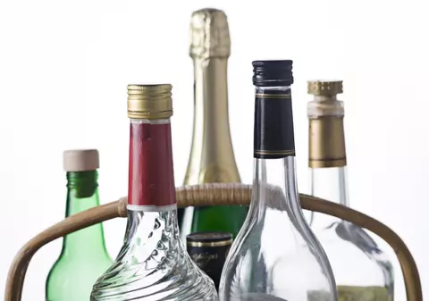 Sticlele goale de vin se vând cu sute de euro în China