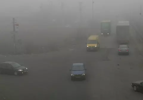 Ceaţa îngreunează circulaţia rutieră şi astăzi