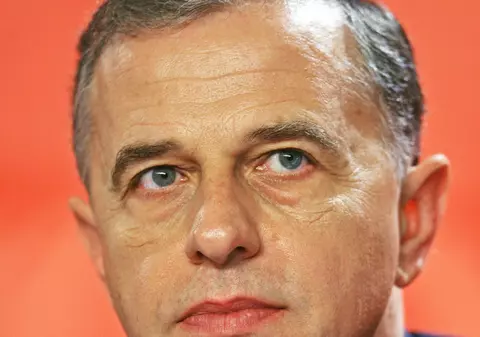Mircea Geoană e bântuit de stafia lui Ceauşescu