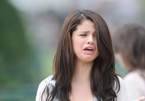 Contul de Facebook a Selenei Gomez a fost spart de hackeri