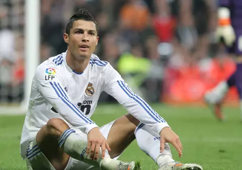 Cristiano Ronaldo este cel mai bine plătit fotbalist din lume