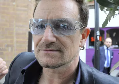 Bono deţine acţiuni la Facebook de peste 700 de milioane de dolari
